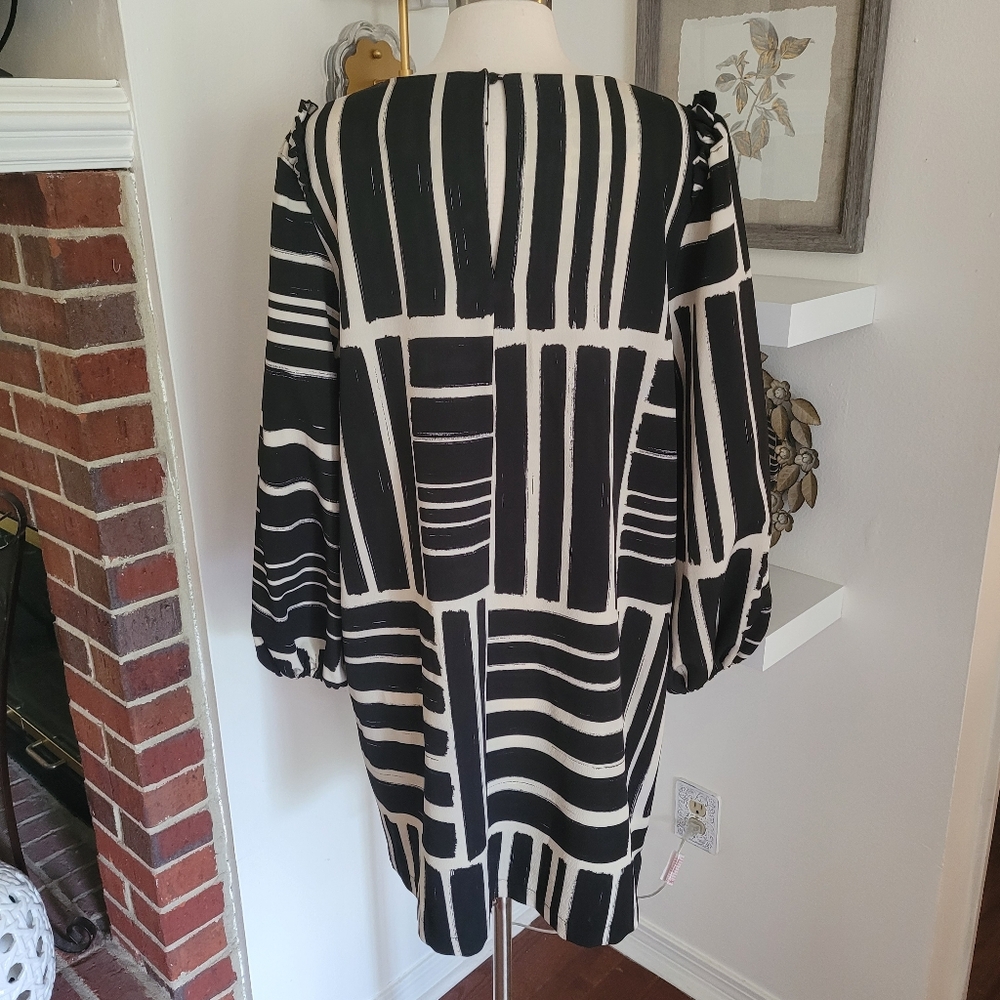 Eloquii Puff Sleeve Black and White Geometric Pattern Dress 16 - Picture 3 of 11